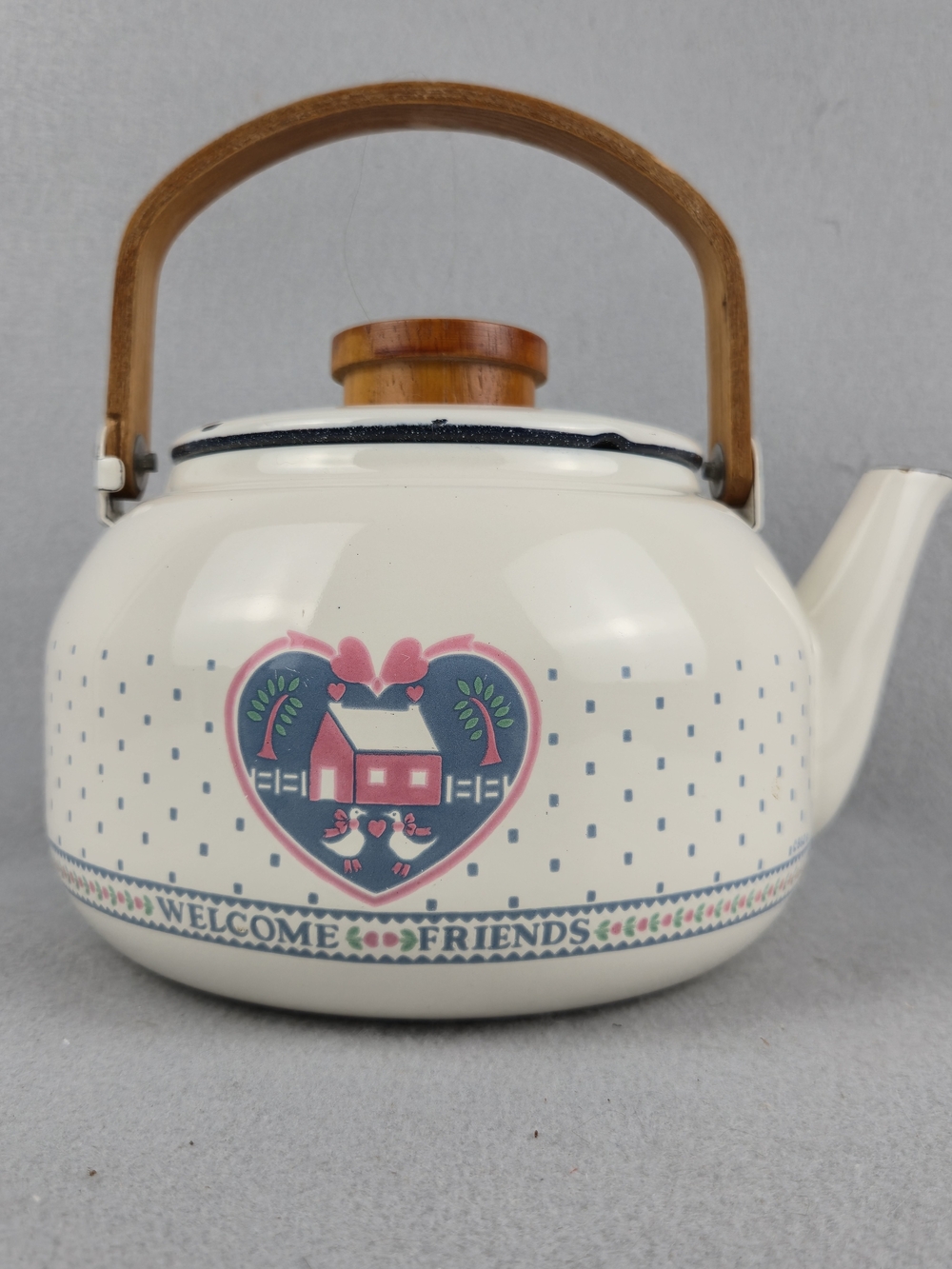 Vintage B&D Enamel Tea Kettle Country Hearts Welcome Friends Wood Handle